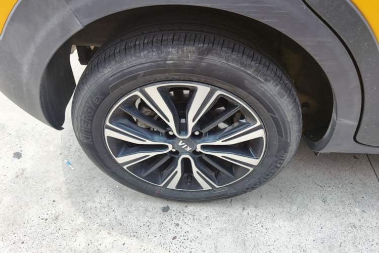 Used Kia kx1 Stonic 2019 1.4L Automatic Fun Edition China V Standard Right Rear Wheel Hub
