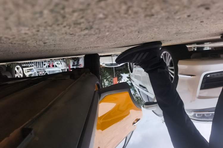 Used Kia kx1 Stonic 2019 1.4L Automatic Sport Edition China VI Right Side Sill