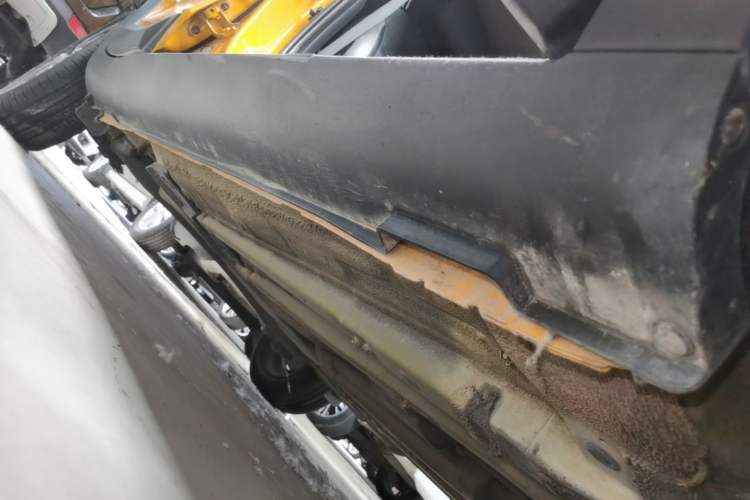 Used Kia kx1 Stonic 2019 1.4L Automatic Fun Edition China VI Right Side Sill
