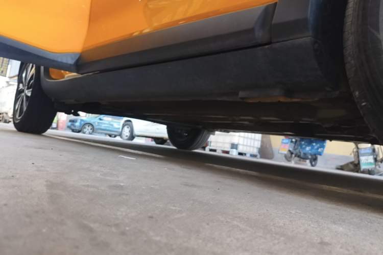 Used Kia kx1 Stonic 2019 1.4L Automatic Sport Edition China VI Right Side Sill