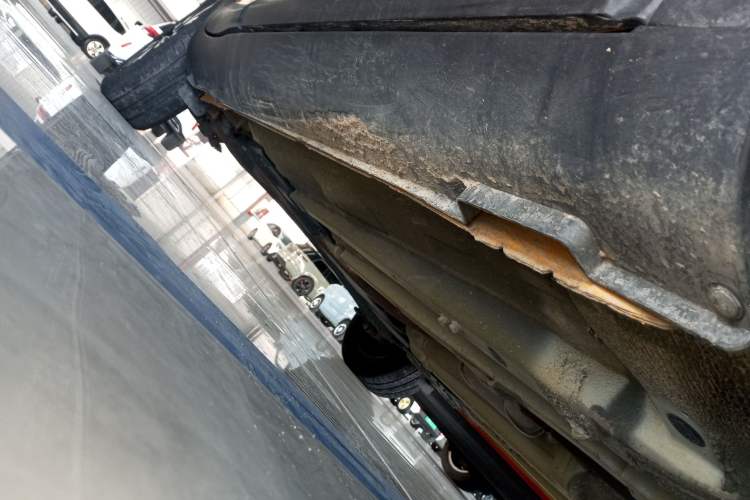 Used Kia kx1 Stonic 2019 1.4L Automatic Fun Edition China VI Right Side Sill