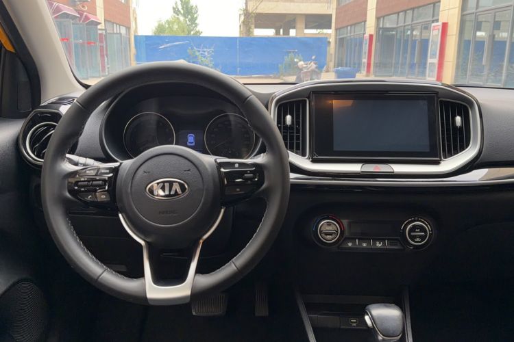 Used Kia kx1 Stonic 2019 1.4L Automatic Sport Edition China VI Steering Wheel