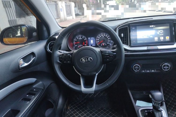 Used Kia kx1 Stonic 2019 1.4L Automatic Sport Edition China VI Steering Wheel