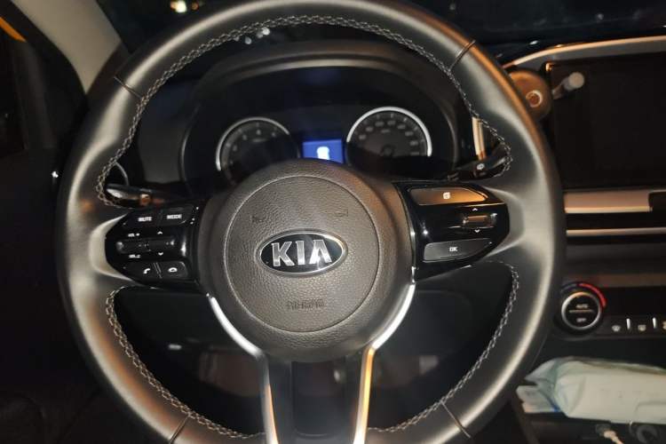 Used Kia kx1 Stonic 2019 1.4L Automatic Fun Edition China V Standard Steering Wheel