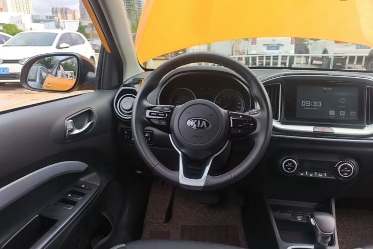 Used Kia kx1 Stonic 2019 1.4L Automatic Sport Edition China VI Steering Wheel