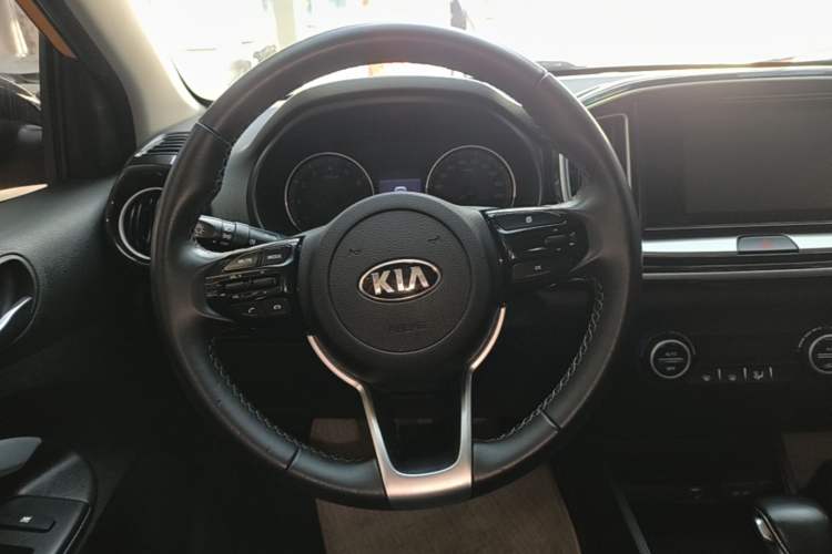 Used Kia kx1 Stonic 2019 1.4L Automatic Fun Edition China V Standard Steering Wheel