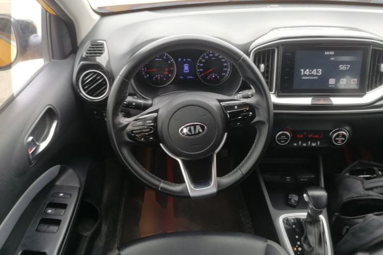 Used Kia kx1 Stonic 2019 1.4L Automatic Sport Edition China VI Steering Wheel