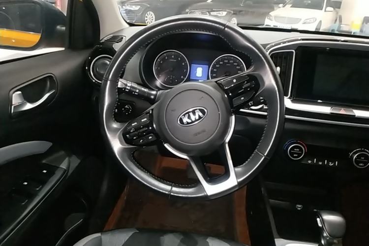 Used Kia kx1 Stonic 2019 1.4L Automatic Sport Edition China VI Steering Wheel