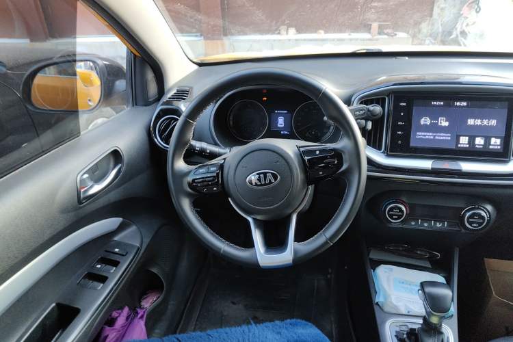 Used Kia kx1 Stonic 2019 1.4L Automatic Fun Edition China VI Steering Wheel