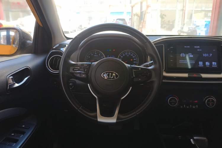 Used Kia kx1 Stonic 2019 1.4L Automatic Sport Edition China VI Steering Wheel