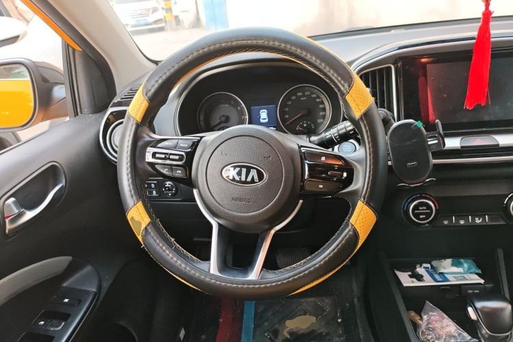 Used Kia kx1 Stonic 2019 1.4L Automatic Fun Edition China VI Steering Wheel