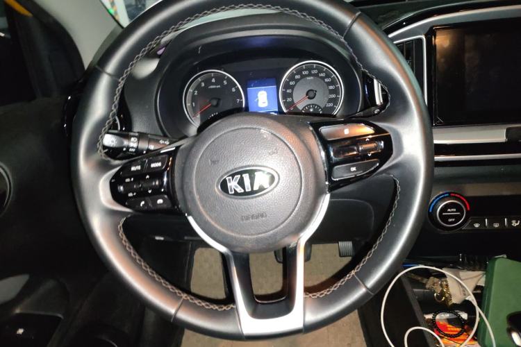 Used Kia kx1 Stonic 2019 1.4L Automatic Sport Edition China VI Steering Wheel