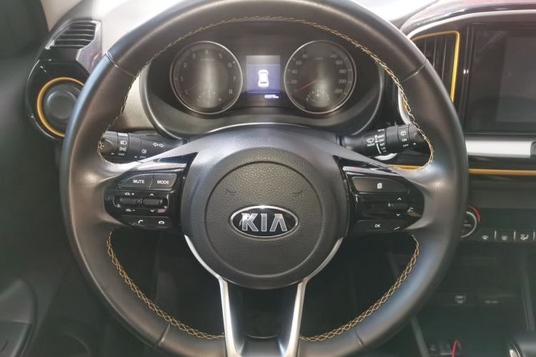 Used Kia kx1 Stonic 2019 1.4L Automatic Sport Edition China VI Steering Wheel