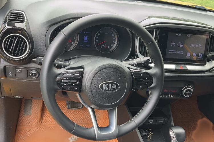 Used Kia kx1 Stonic 2019 1.4L Automatic Sport Edition China VI Steering Wheel