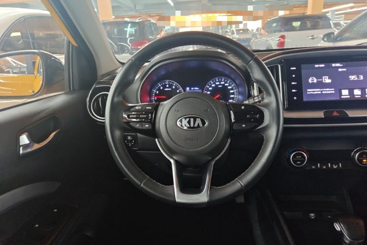 Used Kia kx1 Stonic 2019 1.4L Automatic Sport Edition China VI Steering Wheel