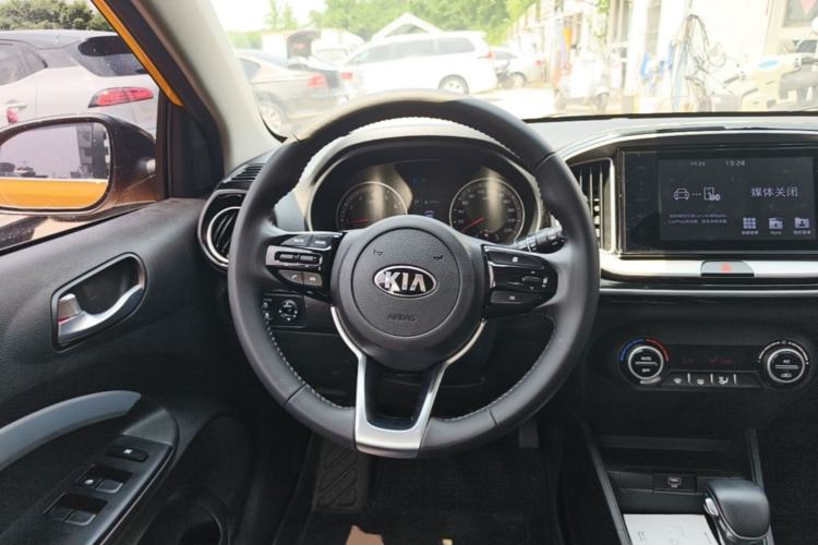 Used Kia kx1 Stonic 2019 1.4L Automatic Fun Edition China V Standard Steering Wheel