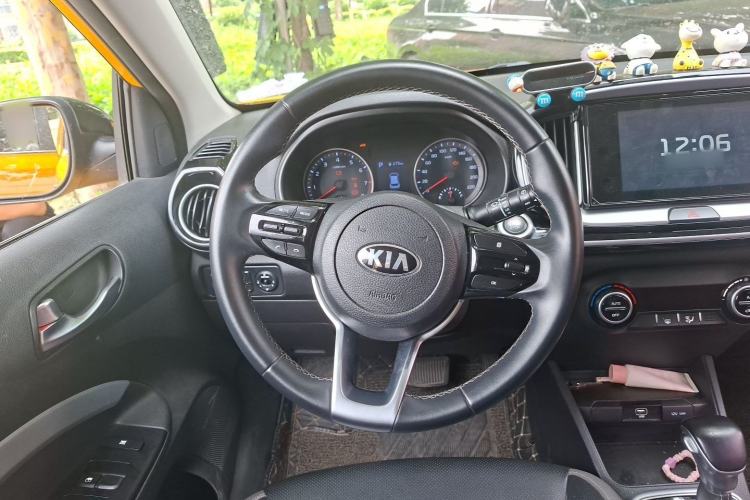 Used Kia kx1 Stonic 2019 1.4L Automatic Sport Edition China VI Steering Wheel