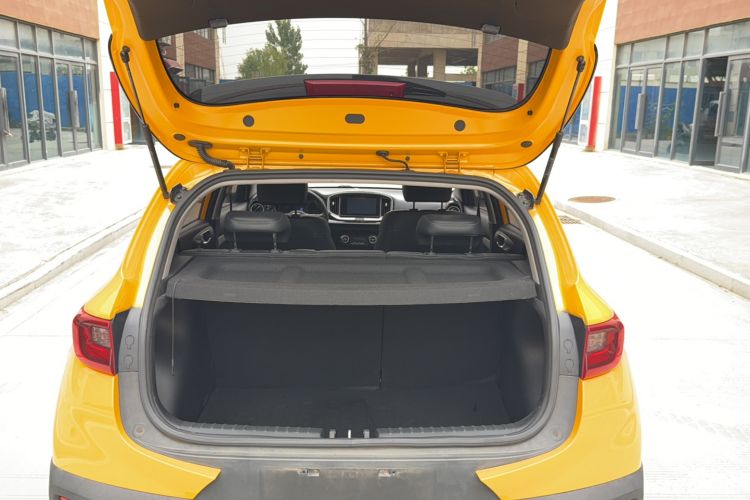 Used Kia kx1 Stonic 2019 1.4L Automatic Sport Edition China VI Trunk