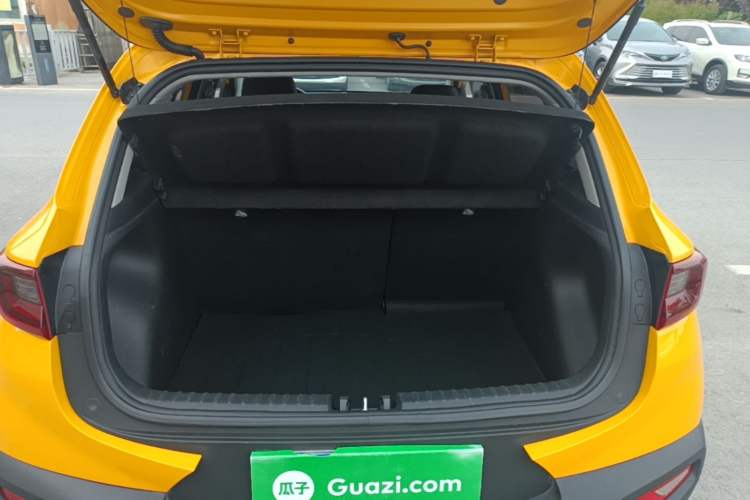 Used Kia kx1 Stonic 2019 1.4L Automatic Sport Edition China VI Trunk