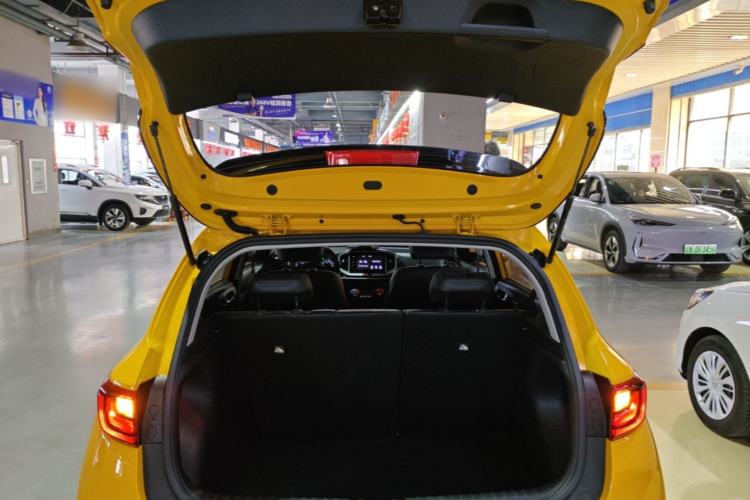 Used Kia kx1 Stonic 2019 1.4L Automatic Sport Edition China VI Trunk