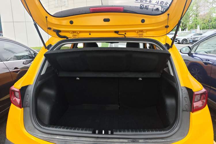 Used Kia kx1 Stonic 2019 1.4L Automatic Fun Edition China V Standard Trunk