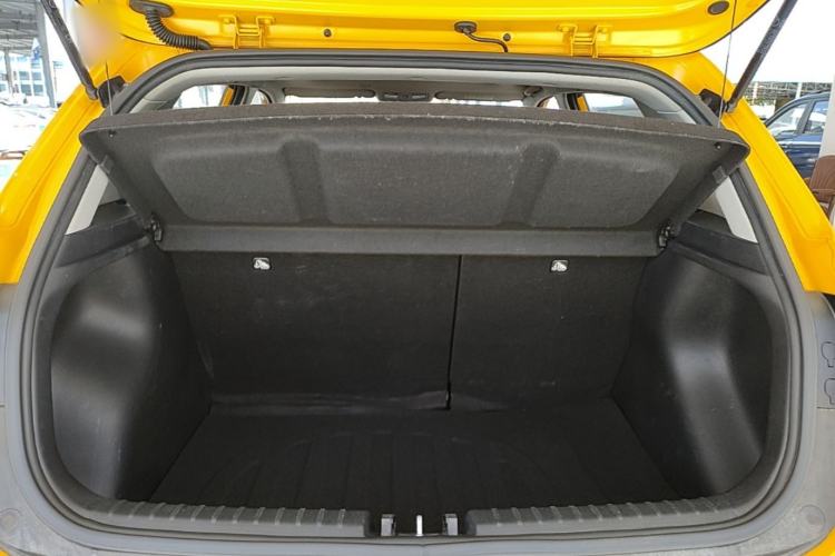 Used Kia kx1 Stonic 2019 1.4L Automatic Sport Edition China VI Trunk