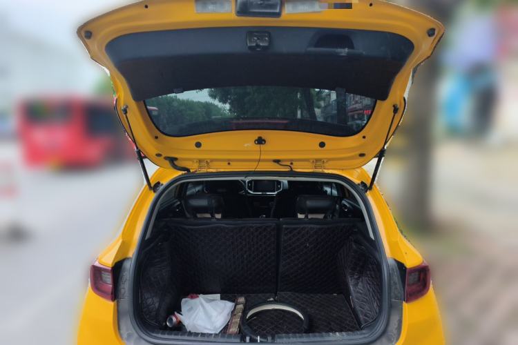 Used Kia kx1 Stonic 2019 1.4L Automatic Fun Edition China VI Trunk