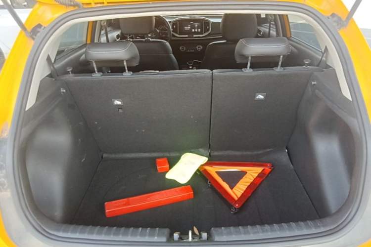 Used Kia kx1 Stonic 2019 1.4L Automatic Sport Edition China VI Trunk