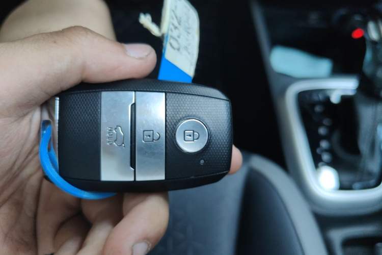 Used Kia kx1 Stonic 2019 1.4L Automatic Sport Edition China VI Vehicle Key