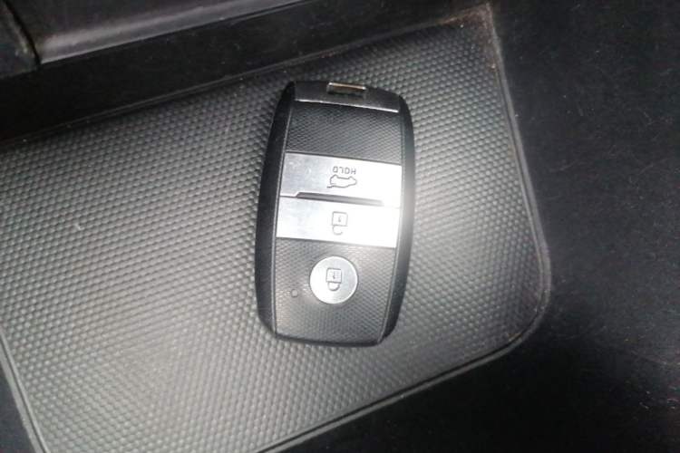 Used Kia kx1 Stonic 2019 1.4L Automatic Sport Edition China VI Vehicle Key