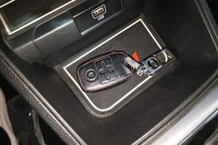 Used Kia kx1 Stonic 2019 1.4L Automatic Sport Edition China VI Vehicle Key