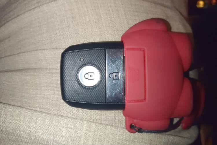 Used Kia kx1 Stonic 2019 1.4L Automatic Sport Edition China VI Vehicle Key