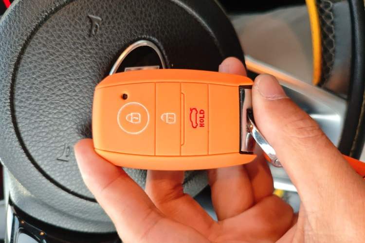 Used Kia kx1 Stonic 2019 1.4L Automatic Fun Edition China VI Vehicle Key