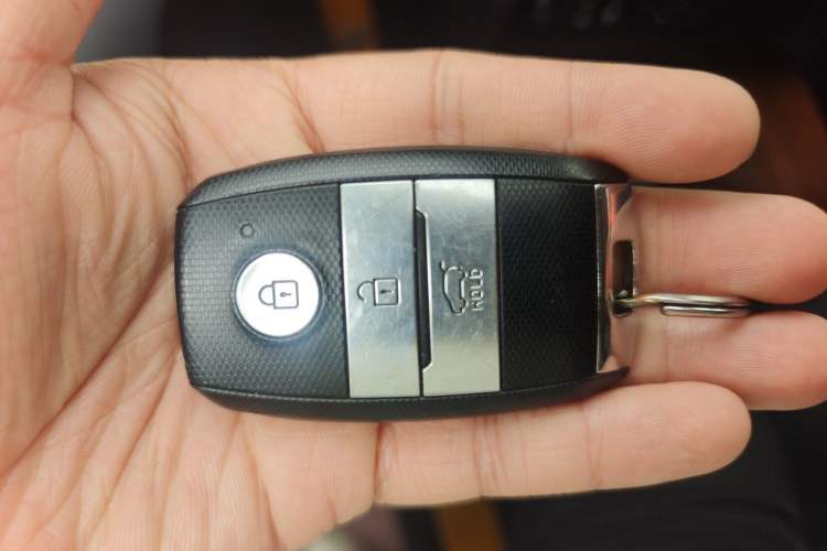 Used Kia kx1 Stonic 2019 1.4L Automatic Sport Edition China VI Vehicle Key