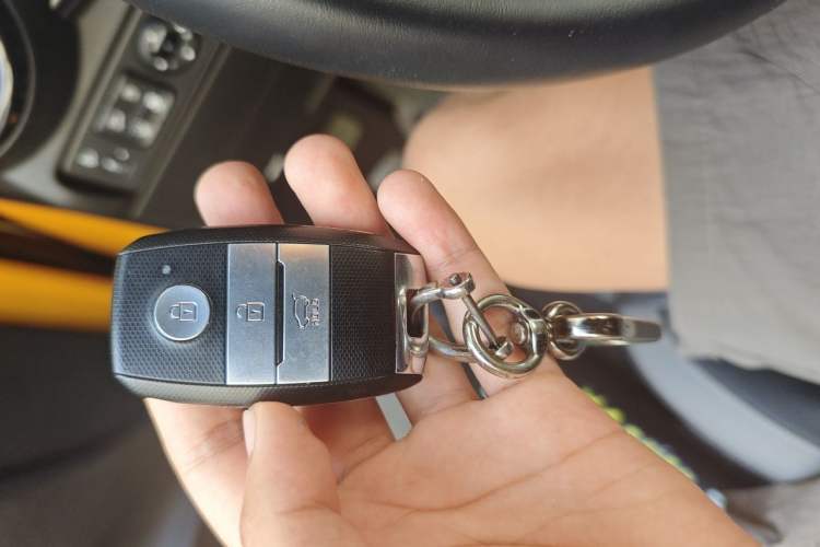 Used Kia kx1 Stonic 2019 1.4L Automatic Fun Edition China VI Vehicle Key