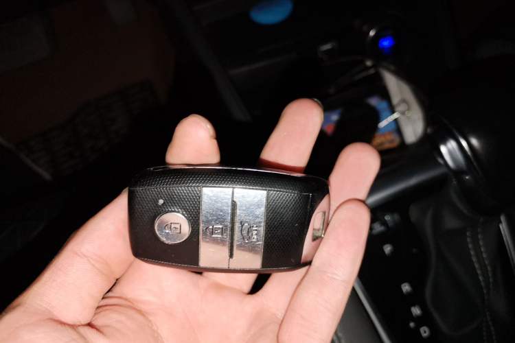 Used Kia kx1 Stonic 2019 1.4L Automatic Fashion Edition China VI Vehicle Key
