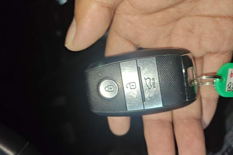 Used Kia kx1 Stonic 2019 1.4L Automatic Sport Edition China VI Vehicle Key