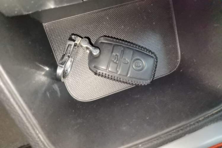 Used Kia kx1 Stonic 2019 1.4L Automatic Fun Edition China V Standard Vehicle Key