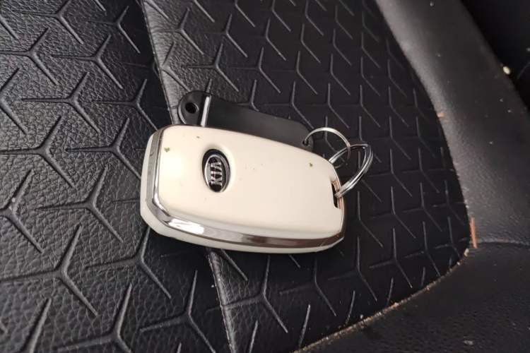 Used Kia kx1 Stonic 2019 1.4L Automatic Sport Edition China VI Vehicle Key