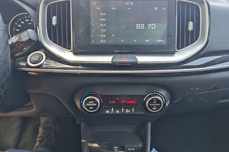 Used Kia kx1 Stonic 2021 1.4L CVT Sunroof Model Audio And AC Panel