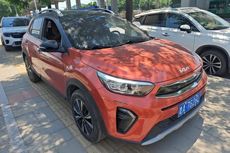Used Kia kx1 Stonic 2021 1.4L CVT Sunroof Model Front Right 45 Deg