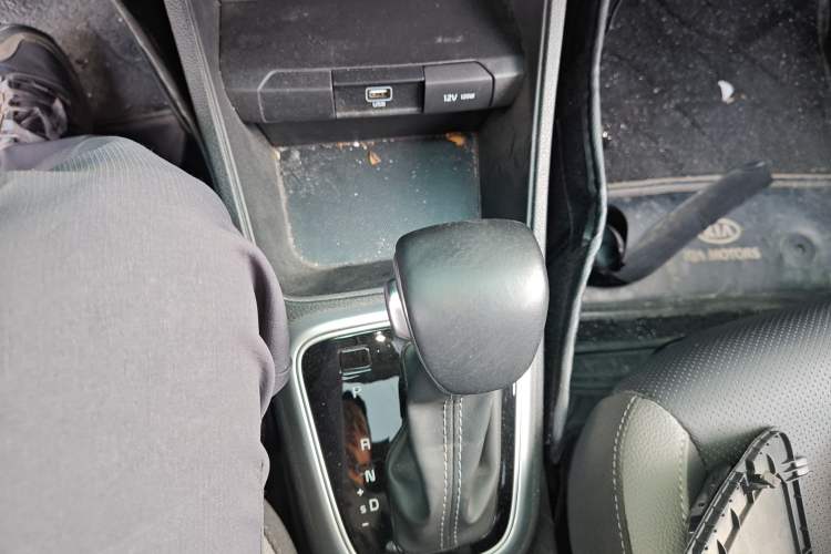 Used Kia kx1 Stonic 2021 1.4L CVT Sunroof Model Gear Lever