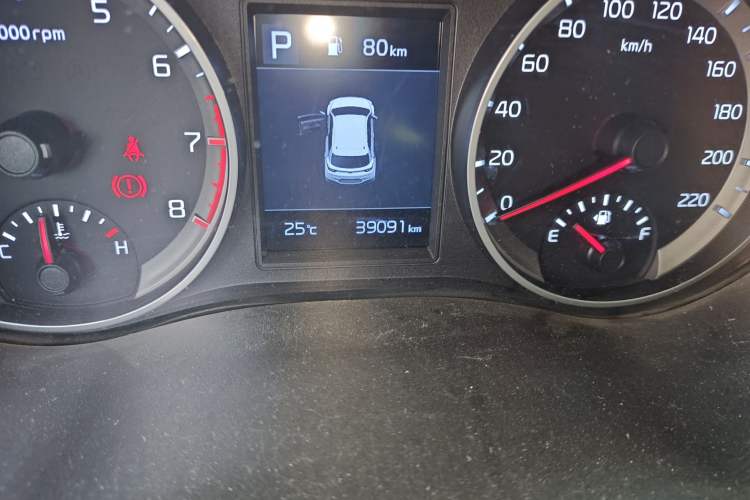 Used Kia kx1 Stonic 2021 1.4L CVT Sunroof Model Odometer Close Up