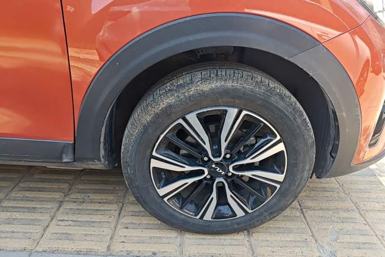 Used Kia kx1 Stonic 2021 1.4L CVT Sunroof Model Right Front Wheel Hub