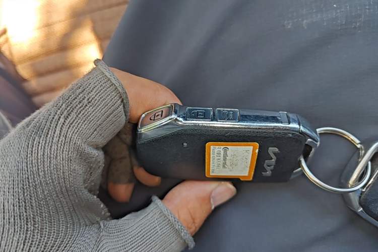 Used Kia kx1 Stonic 2021 1.4L CVT Sunroof Model Vehicle Key