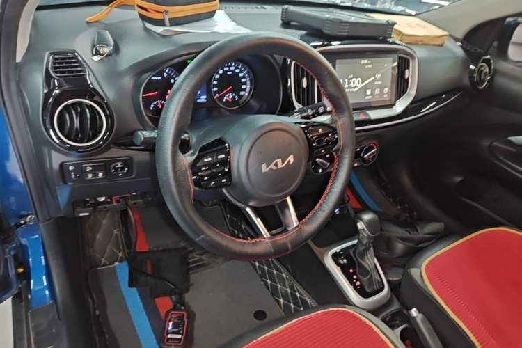 Used Kia kx1 Stonic 2021 1.4L CVT Fun Edition Center Console