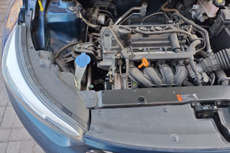 Used Kia kx1 Stonic 2021 1.4L CVT Fun Edition Engine Bay Right