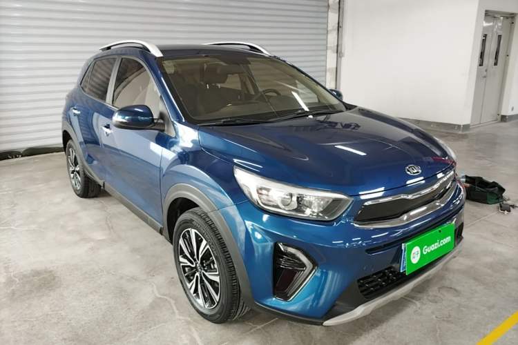 Used Kia kx1 Stonic 2021 1.4L Automatic Fun Edition Front Right 45 Deg