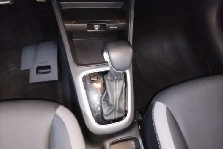 Used Kia kx1 Stonic 2021 1.4L Automatic Fun Edition Gear Lever