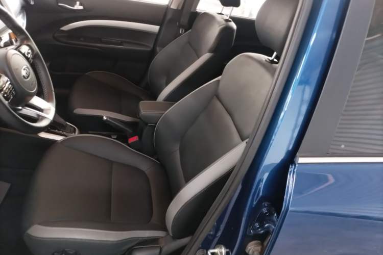 Used Kia kx1 Stonic 2021 1.4L Automatic Fun Edition Left Front Seat